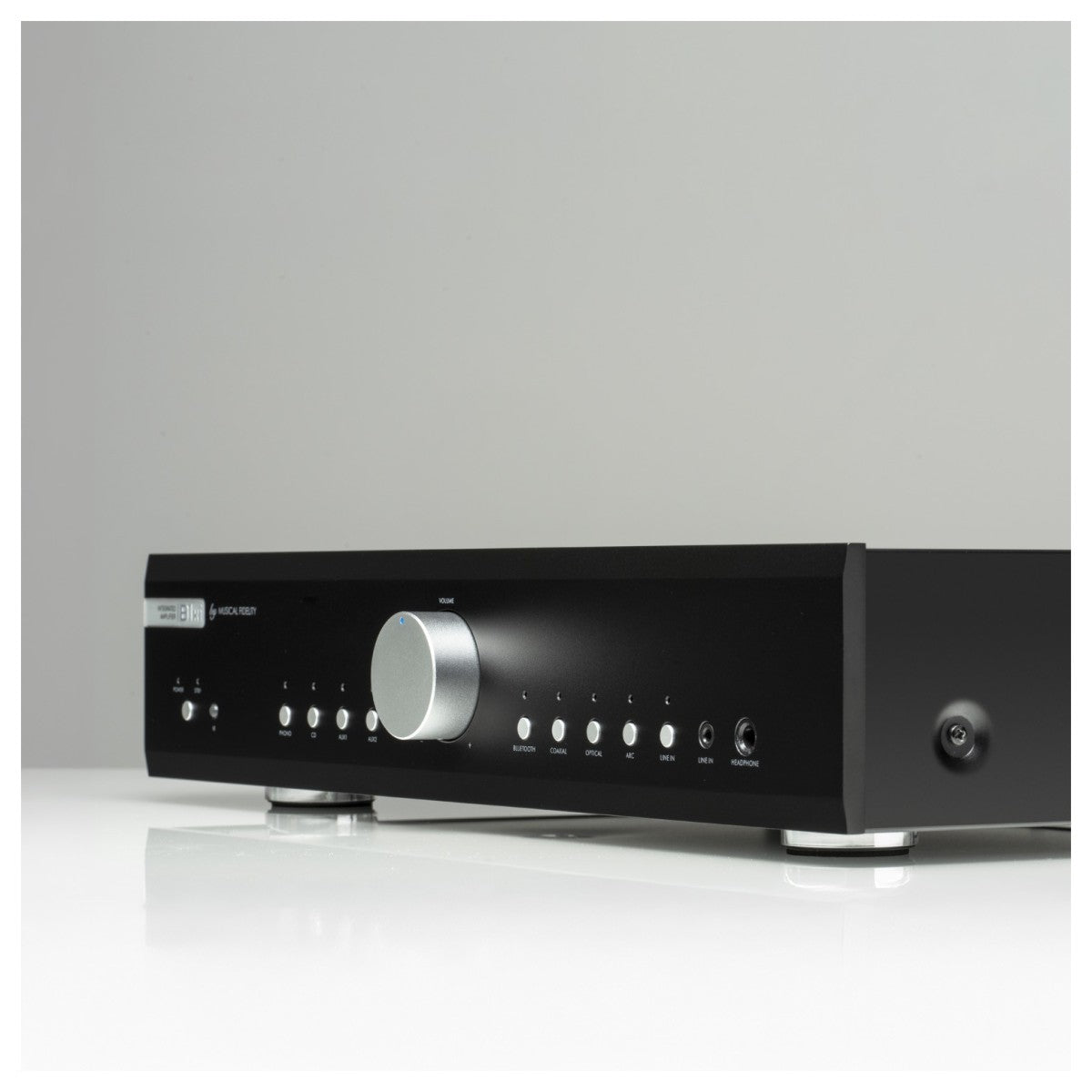 Musical Fidelity B1xi Integrated Amplifier with Monitor Audio Bronze 50 7G Bookshelf Speakers Pair Black
