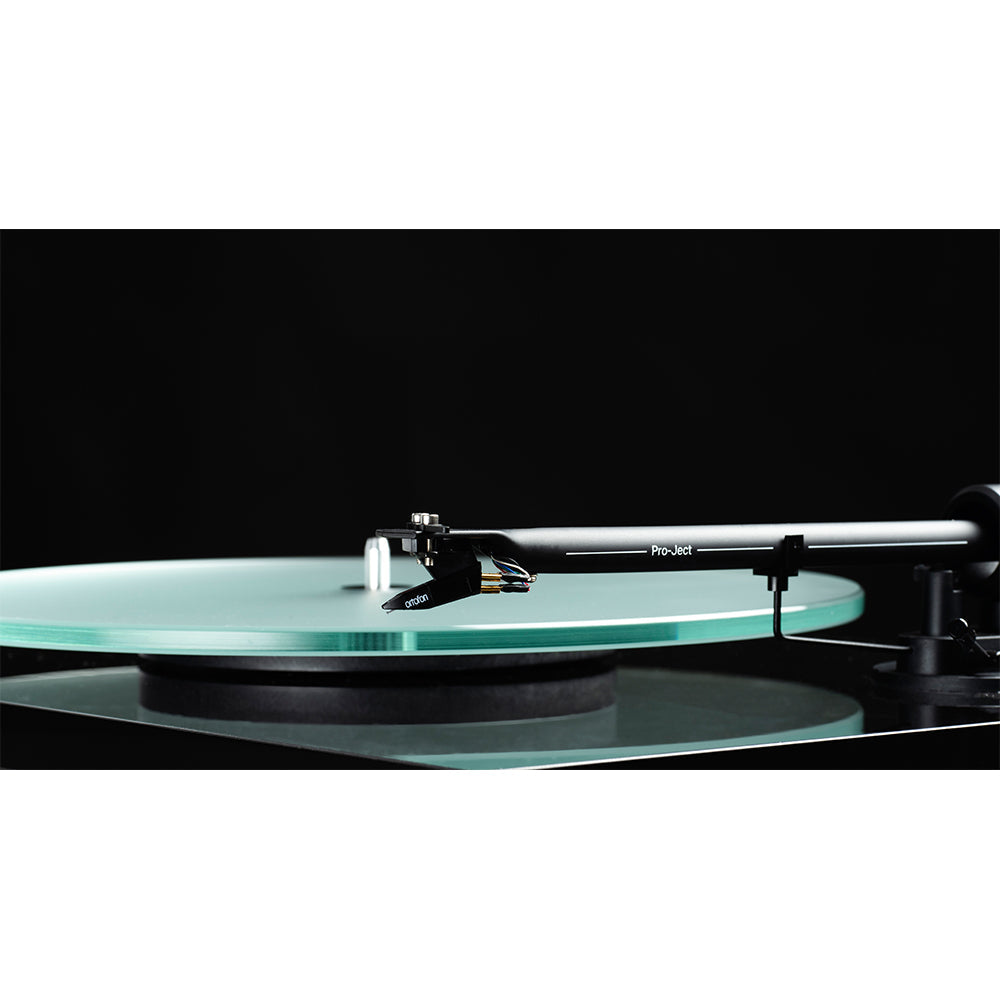 Pro-Ject T1 EVO Phono Belt-Driven Turntable White and Ruark R410 Integrated Wireless Music System Grey HiFi Package